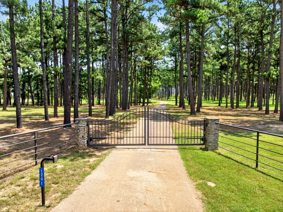 1201 Robbins Road, Athens, TX 75751 - #3