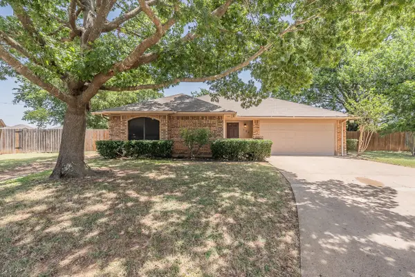 700 Mann Court, Cleburne, TX 76033