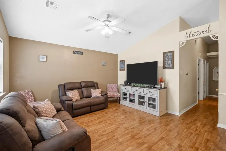 104 S Walnut Street, Lacy Lakeview, TX 76705 - #3