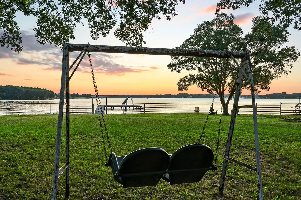 7401 Oakview Drive, Bonham, TX 75418 - #1
