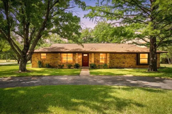 1009 Abbie Lane, Glen Rose, TX 76043