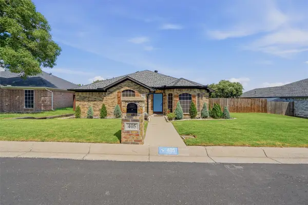 405 Deauville Drive, Fort Worth, TX 76108