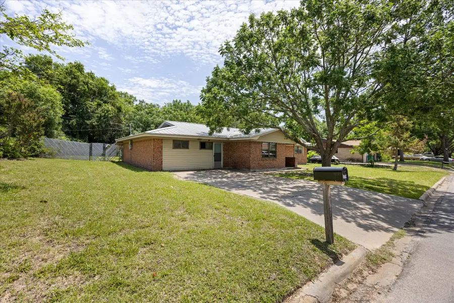 575 N Charlotte Avenue, Stephenville, TX 76401 - #3