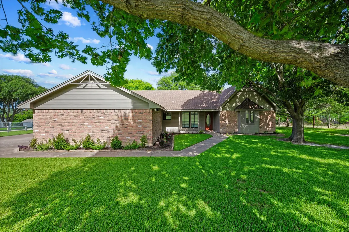 217 Paint Pony Trail N, Fort Worth, TX 76108 - #1