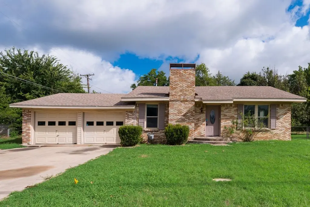 604 Casa Linda Street, Ennis, TX 75119 - #1