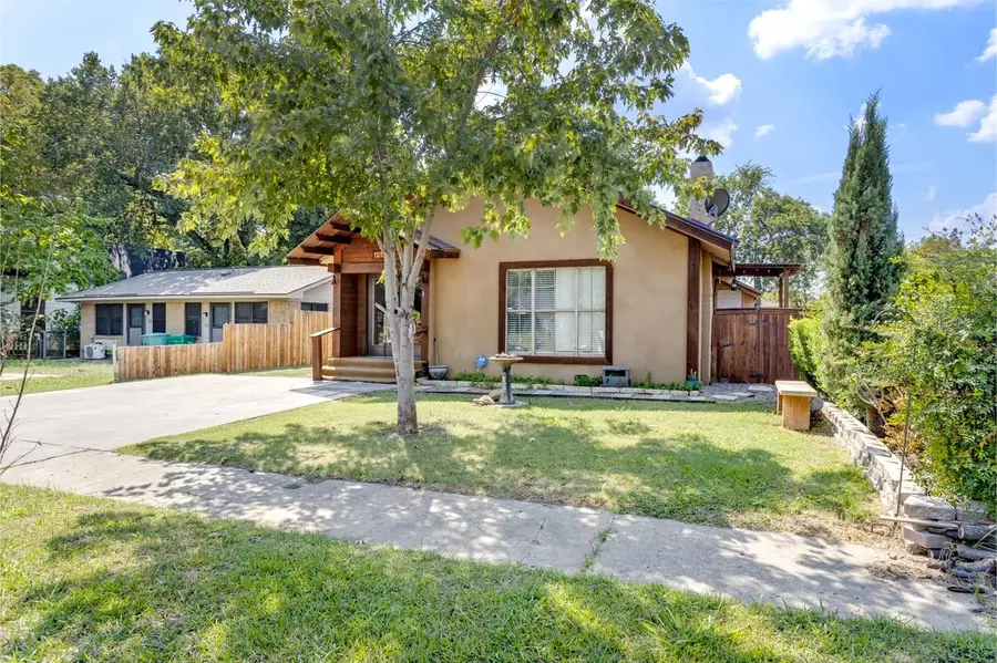 1416 N Cleveland Avenue, Sherman, TX 75090 - #2