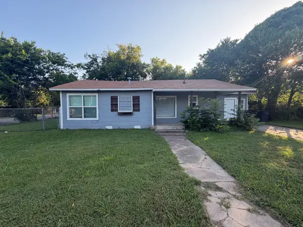 1401 Granbury Street, Cleburne, TX 76033