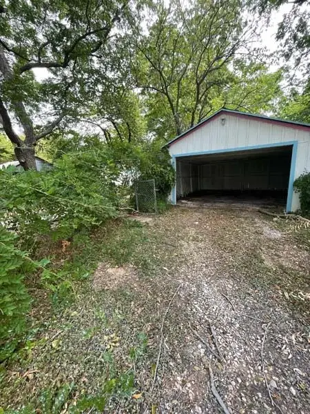 700 N Dallas Street, Ennis, TX 75119 - #3
