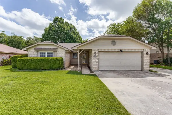 413 Goldfinch Drive, Fort Worth, TX 76108