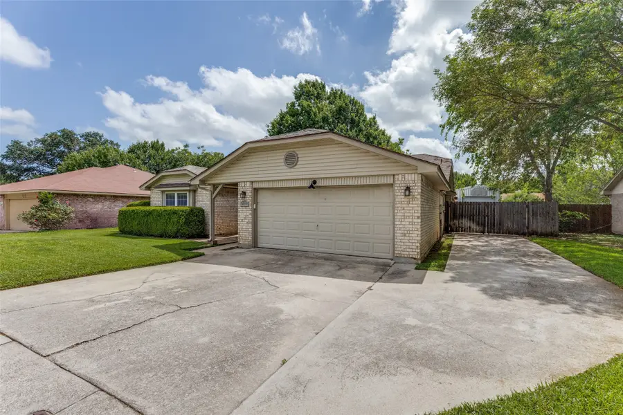 413 Goldfinch Drive, Fort Worth, TX 76108 - #2