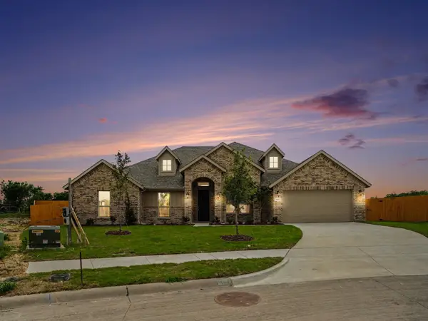 1027 Ella Drive, DeSoto, TX 75115