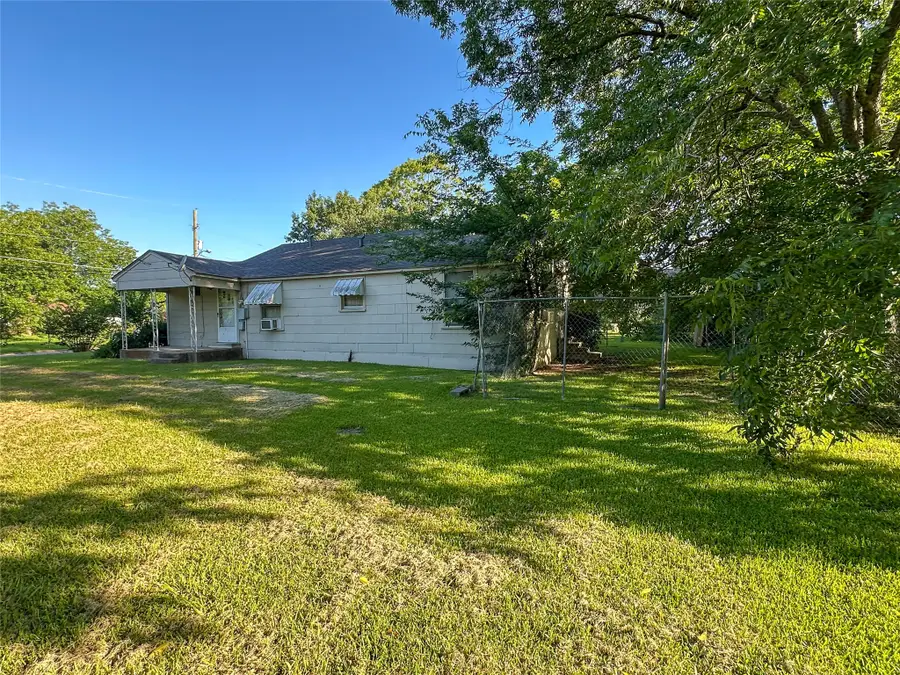 1105 S Donoho Street, Clarksville, TX 75426 - #3