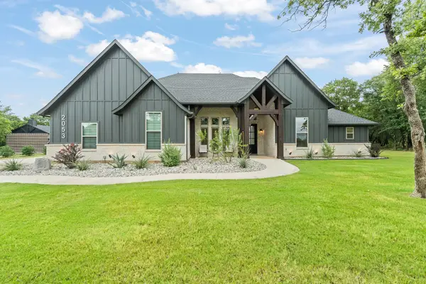 2053 Glenhollow Drive, Weatherford, TX 76088