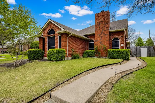 928 Winding Creek Drive, Mesquite, TX 75149