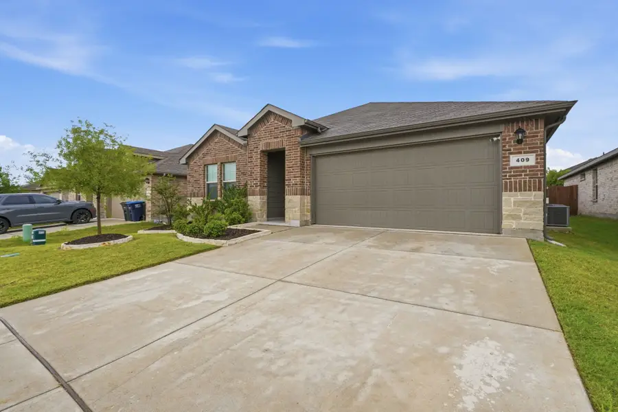 409 Beekeeper Drive, Fort Worth, TX 76131 - #2