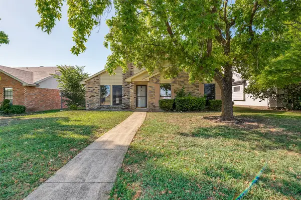 805 Whitney Street, Cedar Hill, TX 75104