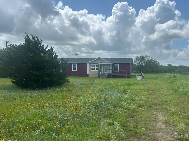 268 W Oaks, Victoria, TX 77905 - #1