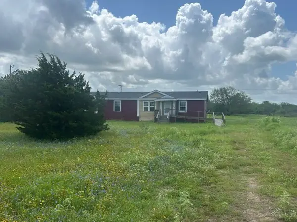 268 W Oaks, Victoria, TX 77905