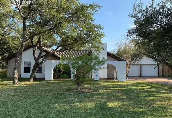 3111 Traylor Boulevard, Rockport, TX 78382