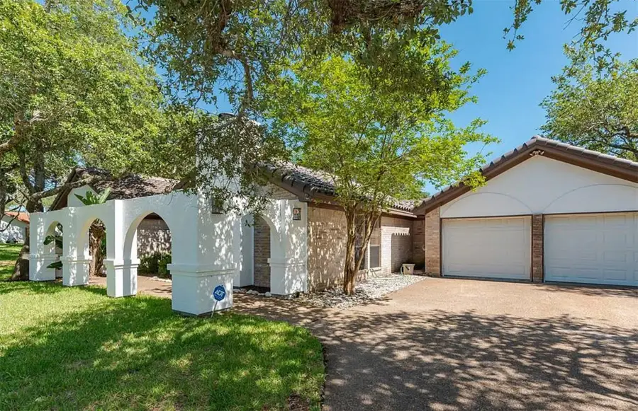 3111 Traylor Boulevard, Rockport, TX 78382 - #3