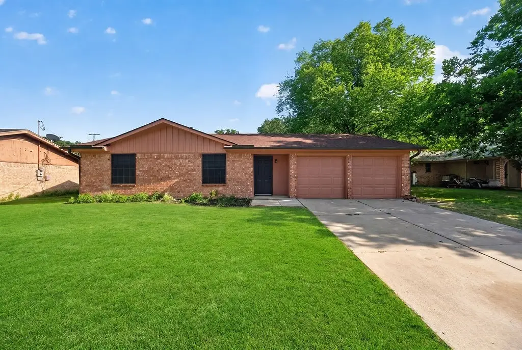 3856 Brambleton Place, Forest Hill, TX 76119 - #1