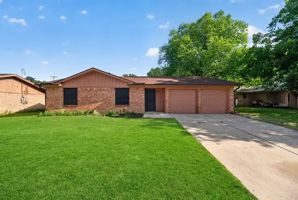 3856 Brambleton Place, Forest Hill, TX 76119