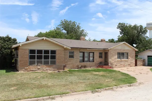 410 N Munday Avenue, Munday, TX 76371