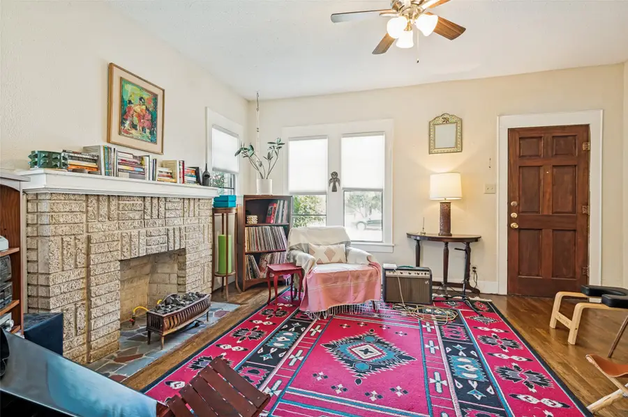 2542 Gladstone Drive, Dallas, TX 75211 - #3