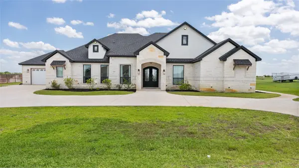 8224 Harvest Drive, Grandview, TX 76050