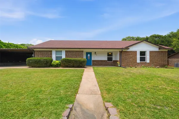 308 Oakwood Lane, Hewitt, TX 76643