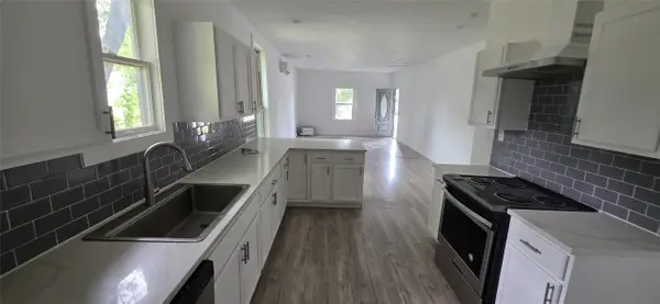 1336 E Maddox Avenue, Fort Worth, TX 76104