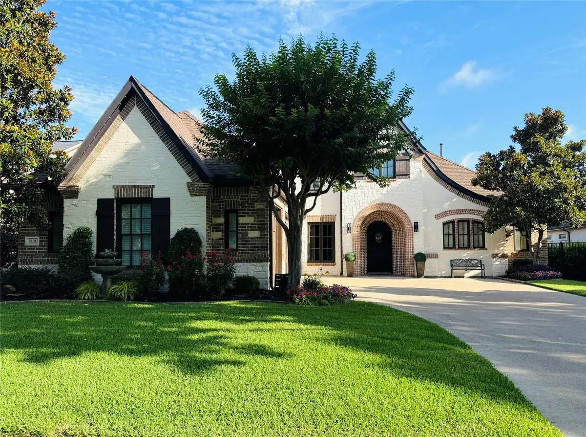 2201 Castle Creek Drive, Mansfield, TX 76063 - #1