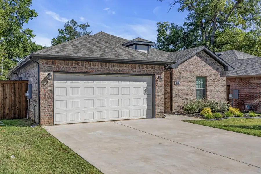 121 W Morton Street, Denison, TX 75021 - #2