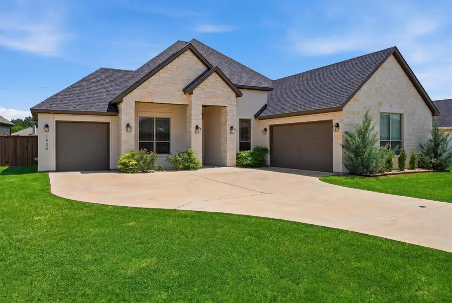 1525 Blue Lake Drive, Burleson Joshua, TX 76058 - #2