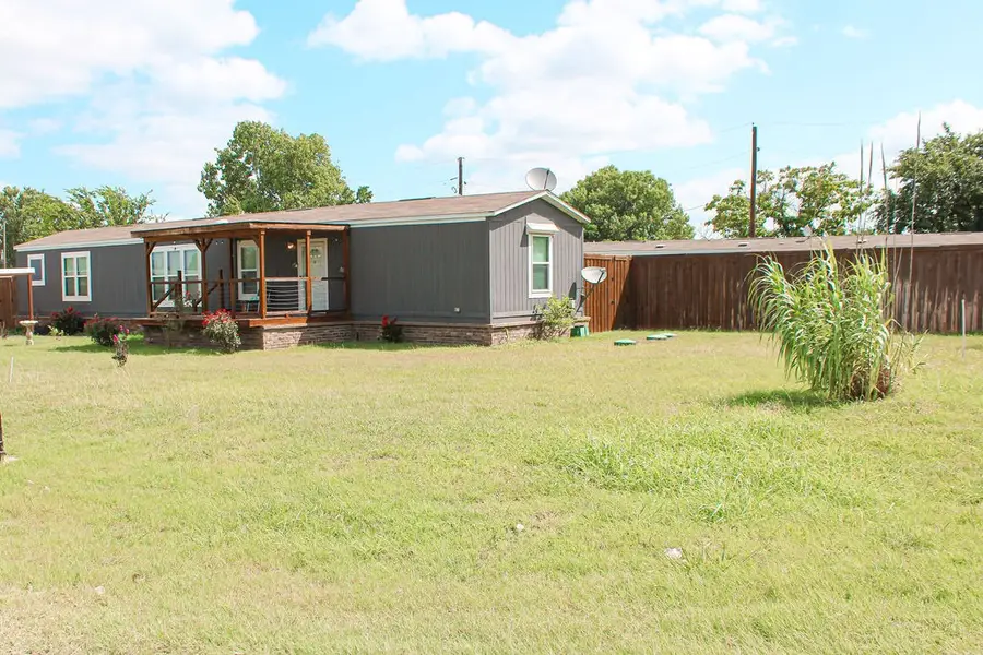 8529 Weems Estate Drive, Granbury, TX 76048 - #2