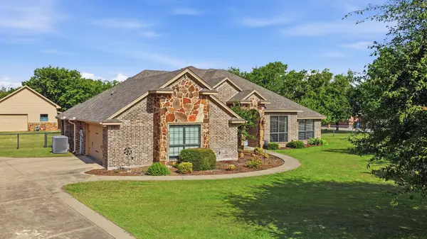 153 Sandstone Lane, Weatherford, TX 76085