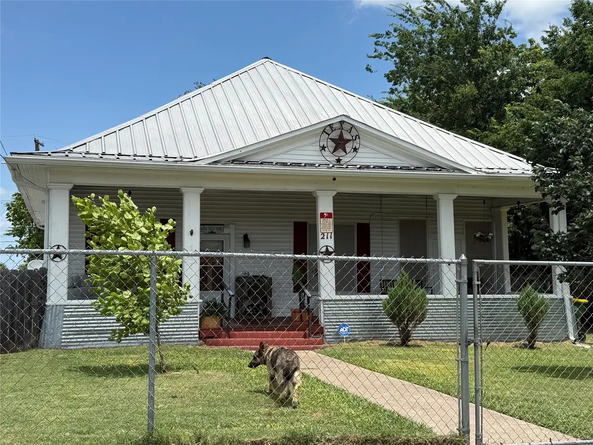 211 W Sabine Street, Groesbeck, TX 76642 - #1