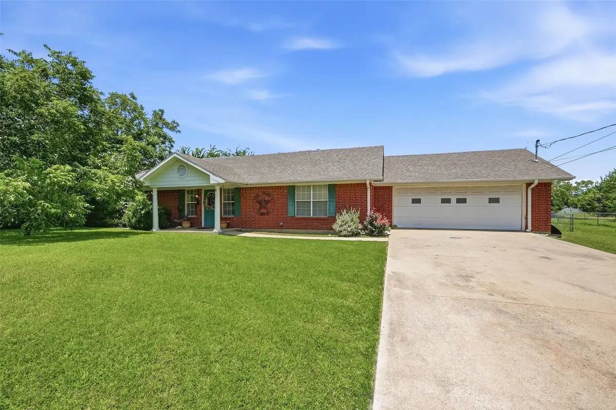 205 3rd Street, Whitesboro, TX 76273 - #1