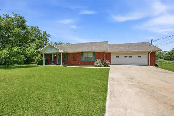 205 3rd Street, Whitesboro, TX 76273