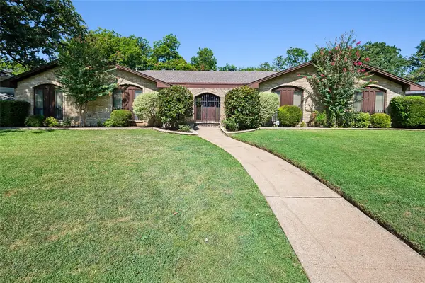 1204 Springwood Court, Euless, TX 76040