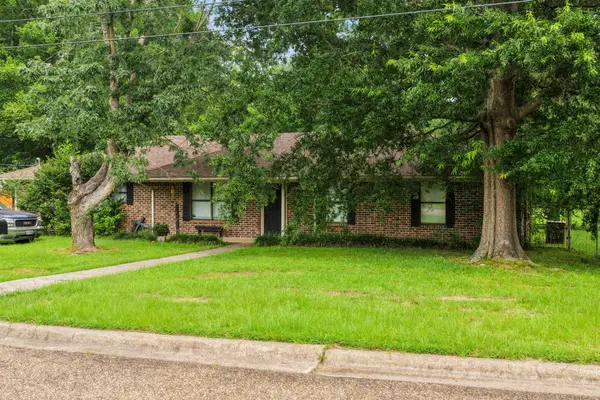 206 Carr Drive, Mt Pleasant, TX 75455