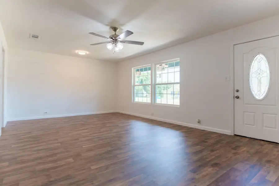103 N 6th Street E, Dawson, TX 76639 - #2