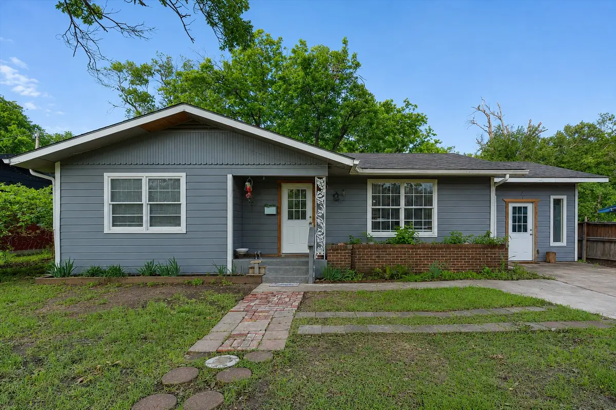 302 S 38th Street, Corsicana, TX 75110 - #1