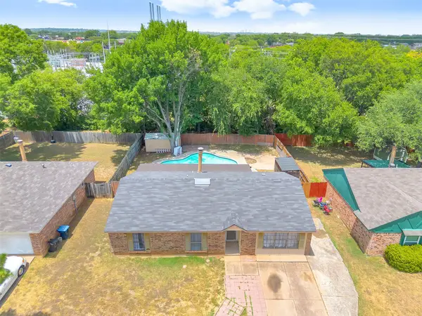 1832 Steinburg Lane, Fort Worth, TX 76134