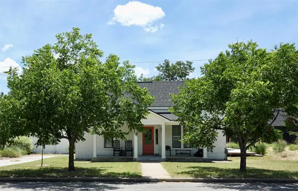 801 Reynolds Street, Goldthwaite, TX 76844
