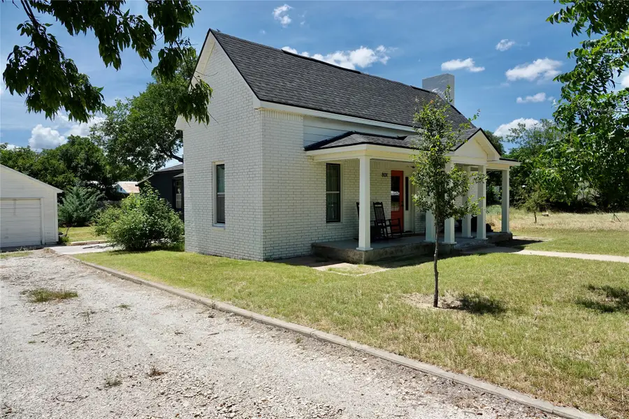 801 Reynolds Street, Goldthwaite, TX 76844 - #3