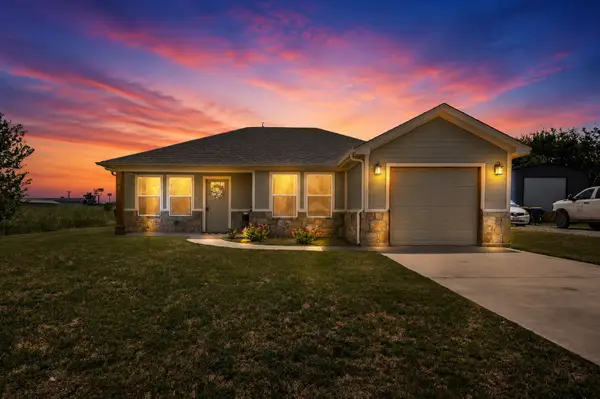 98 S Hickory Street, Venus, TX 76084