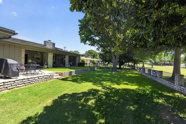 3913 Fairway Drive, De Cordova, TX 76049