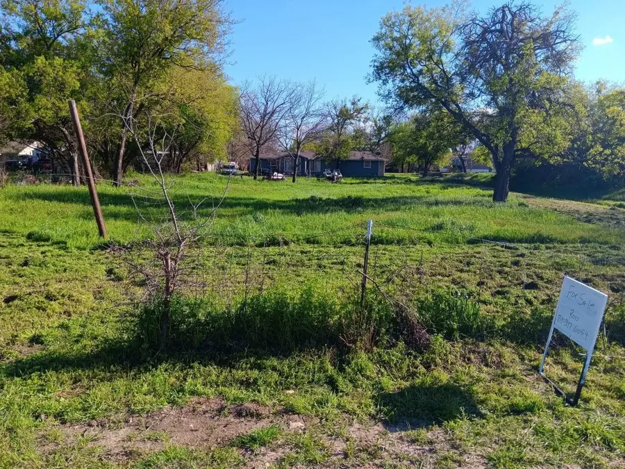 508 E College Avenue, Comanche, TX 76442 - #2