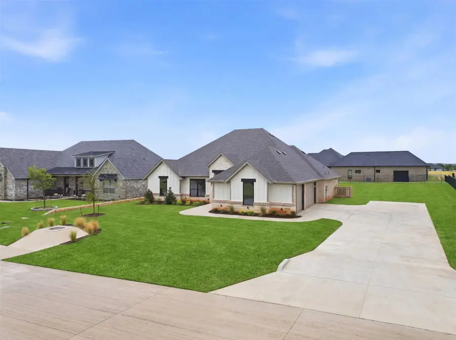 2714 Village Road, Granbury, TX 76049 - #2